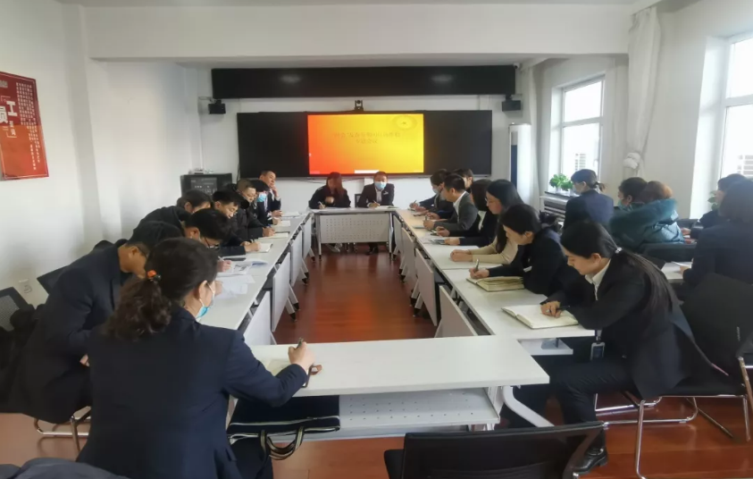 鞍勤集團(tuán)、溫泉集團(tuán)召開“兩會(huì)”及元旦春節(jié)信訪維穩(wěn)專題會(huì)議