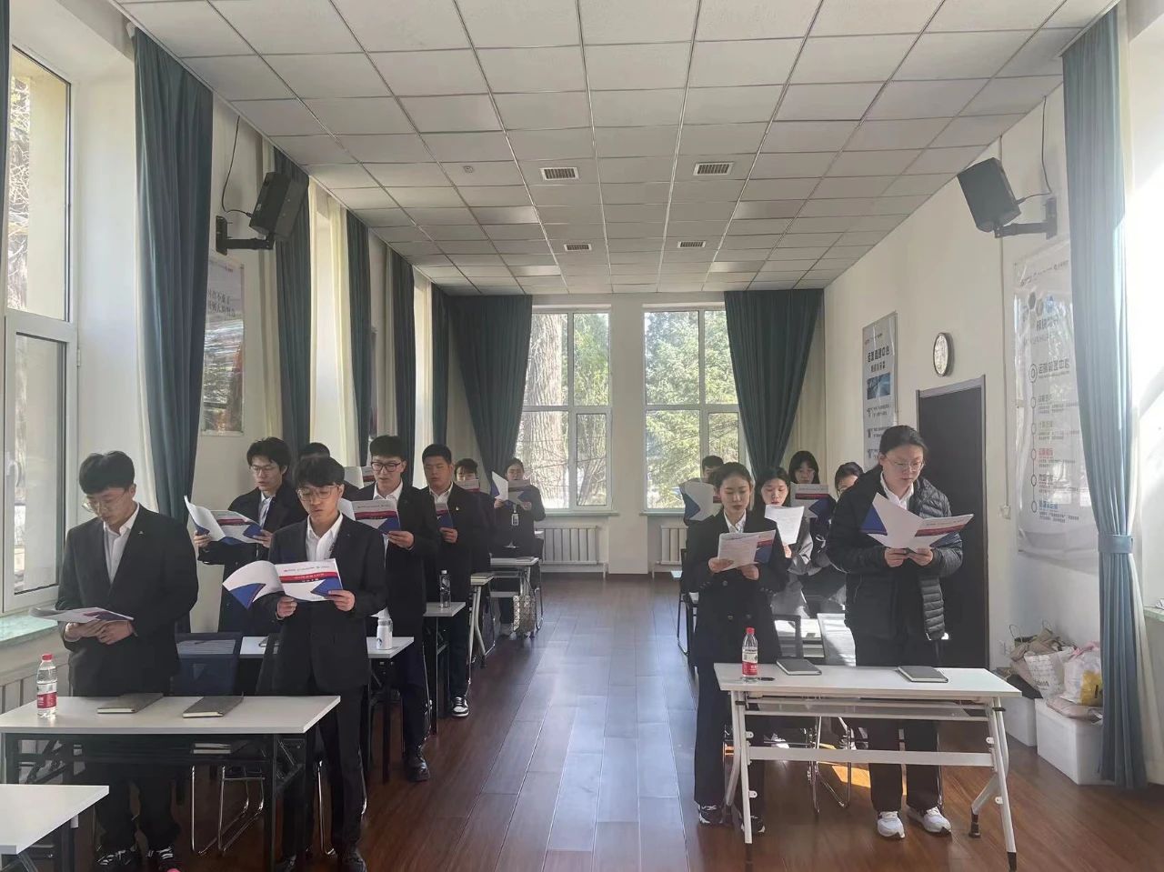 學(xué)習(xí)新知識(shí)，感悟新內(nèi)涵——鞍勤集團(tuán)、溫泉集團(tuán)、公服集團(tuán)新生培訓(xùn)迎來(lái)階段性成果