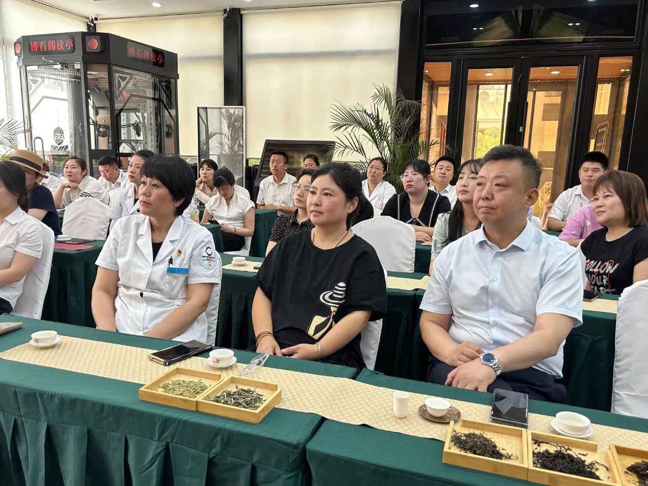 茶情雅韻 品香滌心丨鞍勤集團、溫泉集團、公服集團茶藝興趣班開課